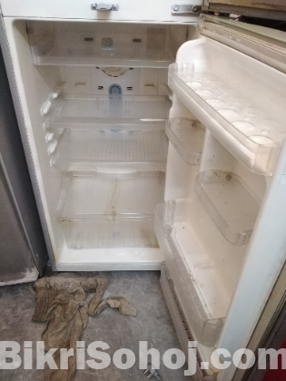 SAMSUNG NON FROST FRIGE